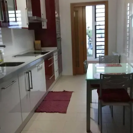 Apartman Piso De 2 En Av. Lamadosa.